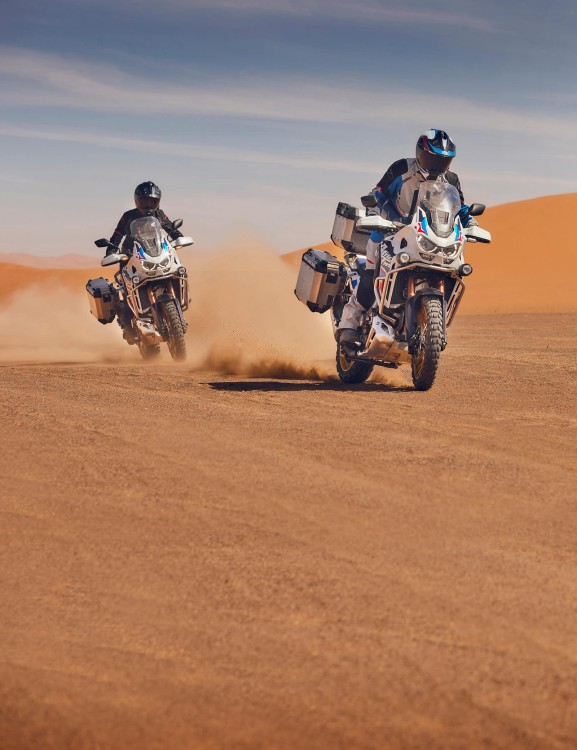 CRF1100 AFRICA TWIN ADVENTURE SPORTS ES crf1100l-africa-twin-adventure-sports-product-page-hero-mobile-1600x2080-v2