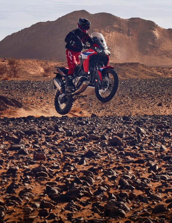 CRF1100 Africa Twin Electronic Suspension crf1100africatwin-dct-product-page-hero-mobile-1600x2080-01