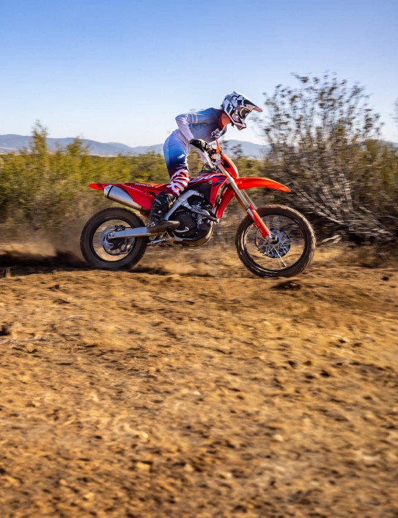CRF450X crf450x-product-page-hero-mobile-1600x2080
